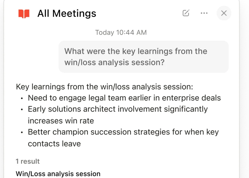 Notion AI の質問応答画面。「What were the key learnings from the win/loss analysis session?（勝敗分析セッションの主な学びは？）」という質問に対し、AIが要点を箇条書きで回答し、参照した会議ノート（Win/Loss analysis session・1 result）を出典として示している