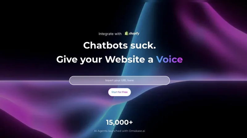 Omakase.ai 的首页画面，标题为「Chatbots suck. Give your Website a Voice」，带有URL输入表单，并展示了已构建超过15,000个AI智能体的实绩
