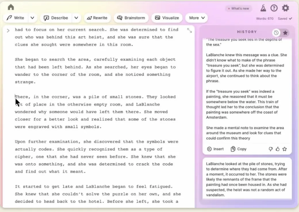 Sudowriteの執筆エディタ。上部にWrite・Describe・Rewrite・Brainstorm・Visualize・Moreのツールバー、中央に小説本文のエディタ、右側にAIが生成した続きの文章が並ぶHISTORYパネル（Insert／Copyで本文へ挿入できる）が表示されている